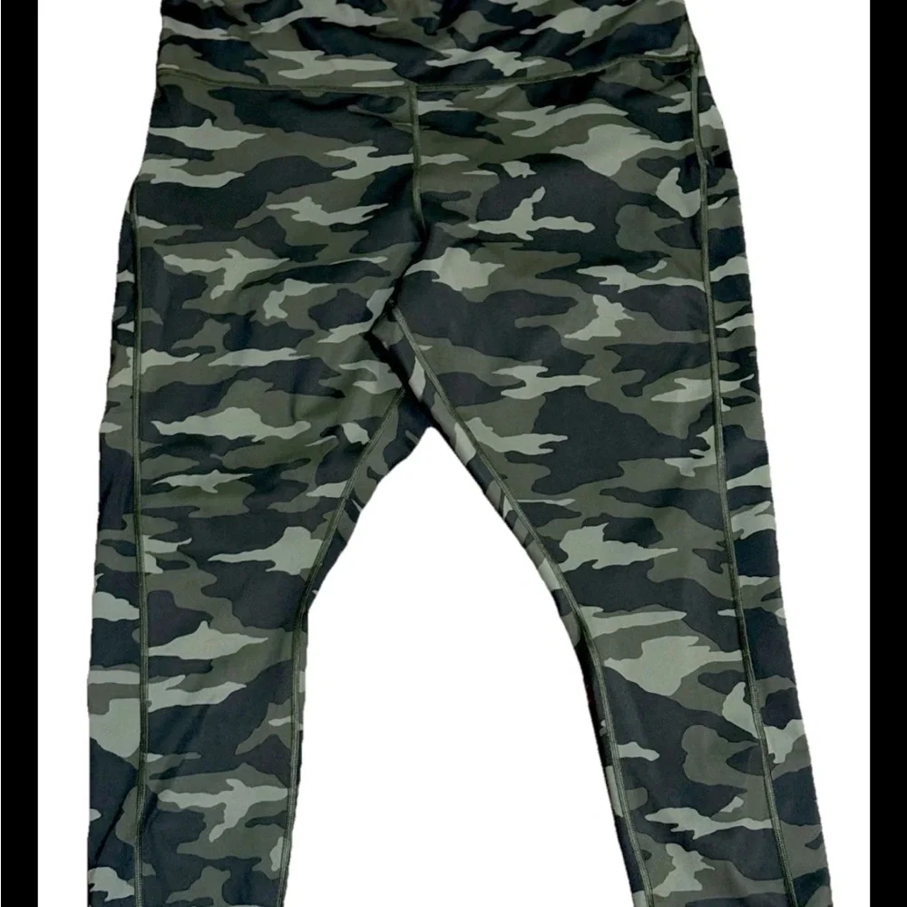 Athleta Camo Print Women's Leggings - Picture 6 of 11